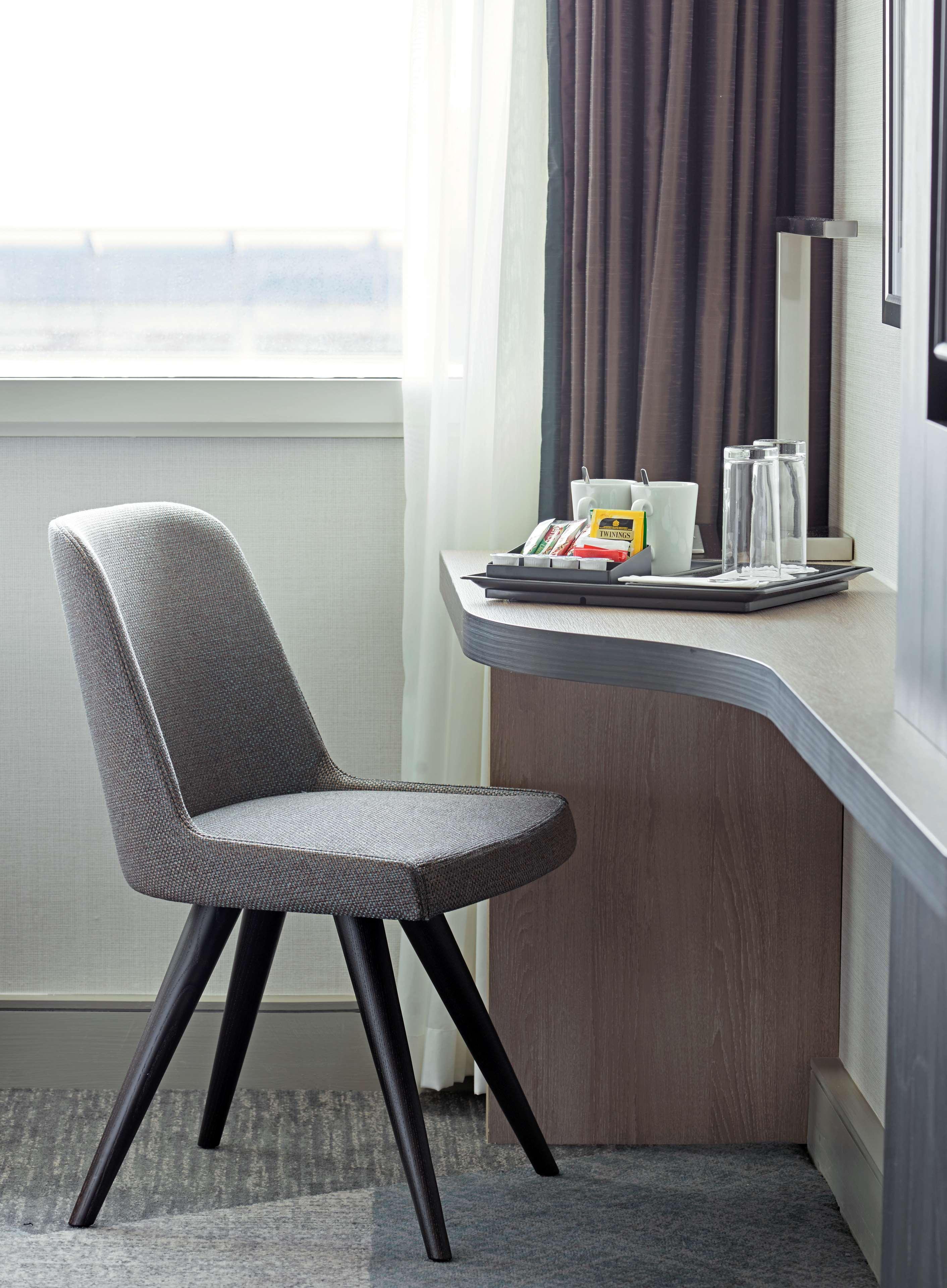 Hotel Hyatt Place London Heathrow Airport 4*
