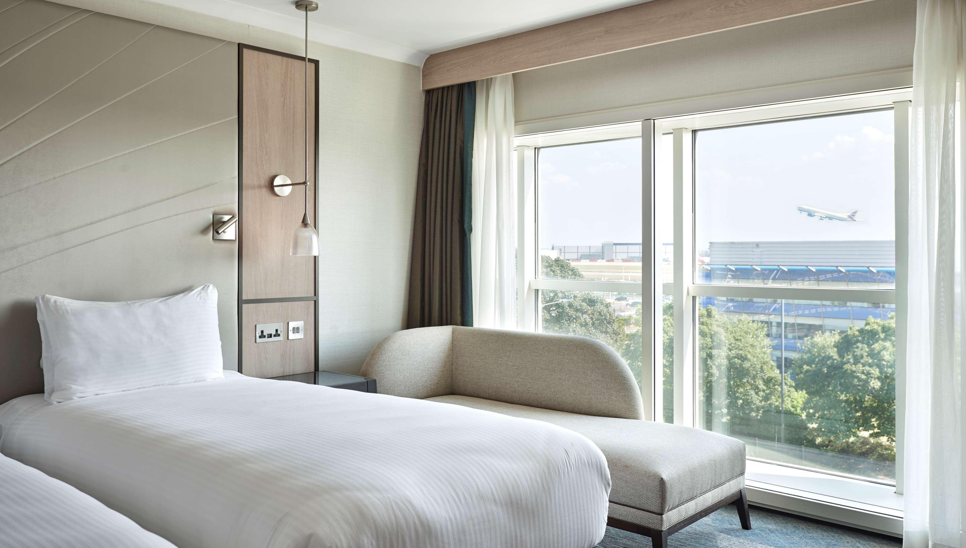 Отель Hyatt Place London Heathrow Airport 4*