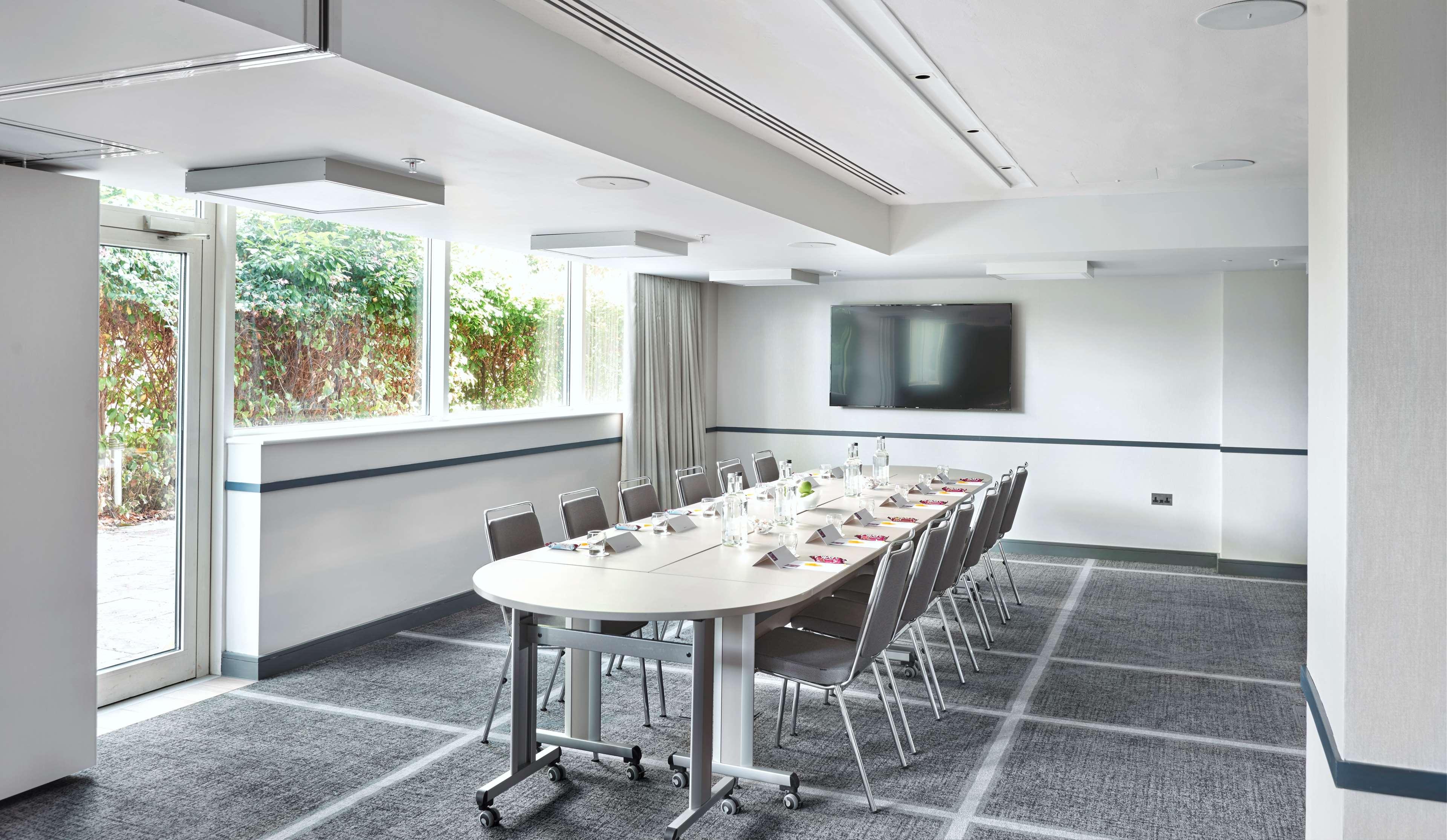 Hyatt Place London Heathrow Airport Отель