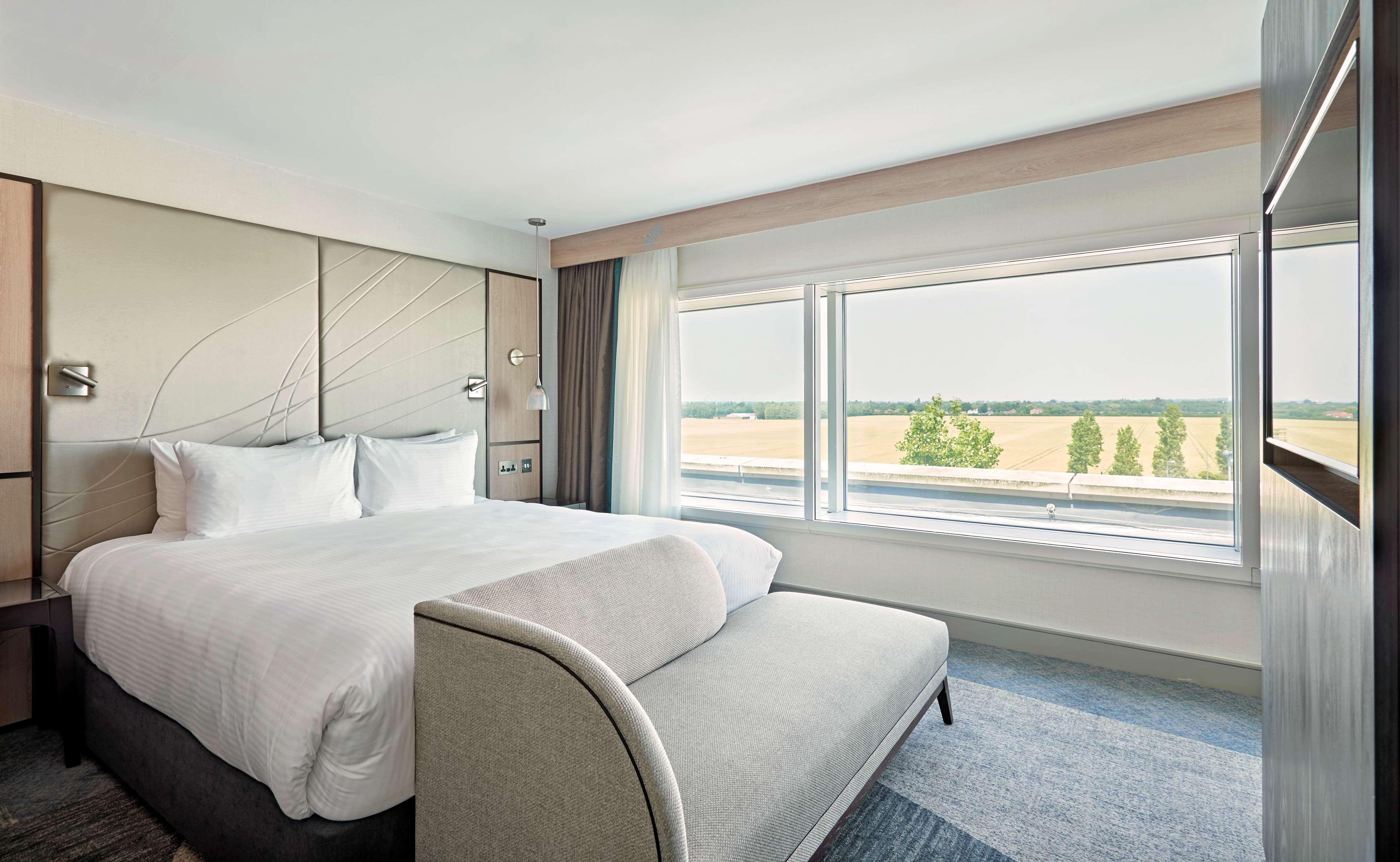 Hyatt Place London Heathrow Airport 4* Хитроу