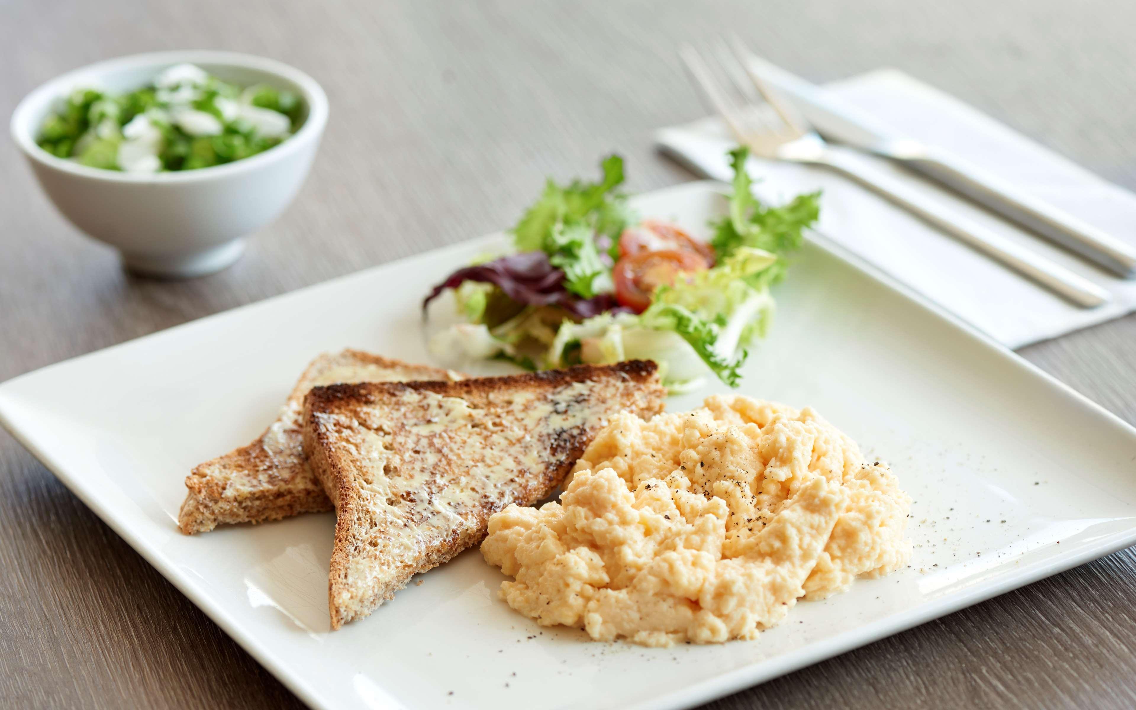 Hyatt Place London Heathrow Airport 4* Хитроу
