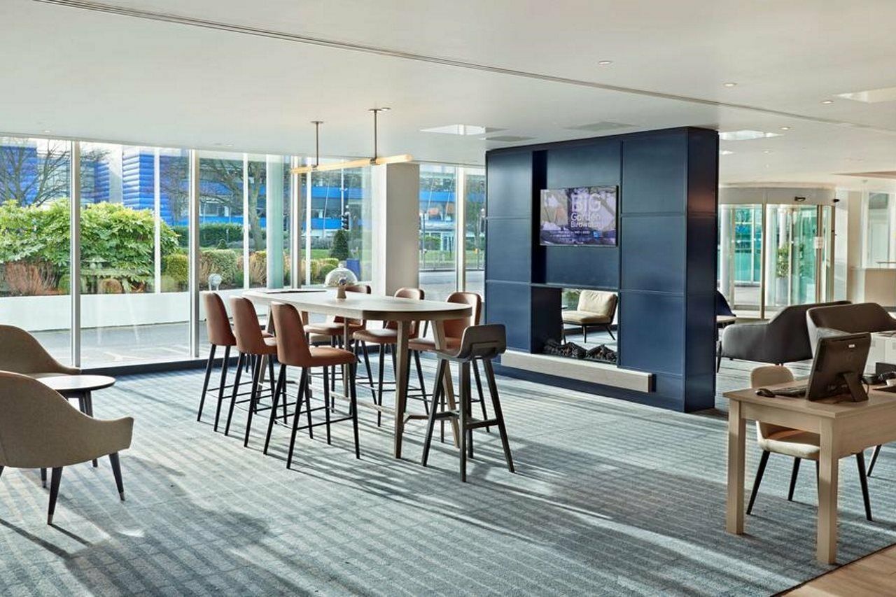 Hyatt Place London Heathrow Airport Отель Хитроу
